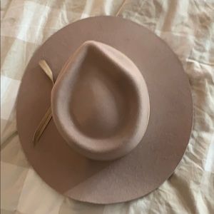Lack of color Zulu felt fedora